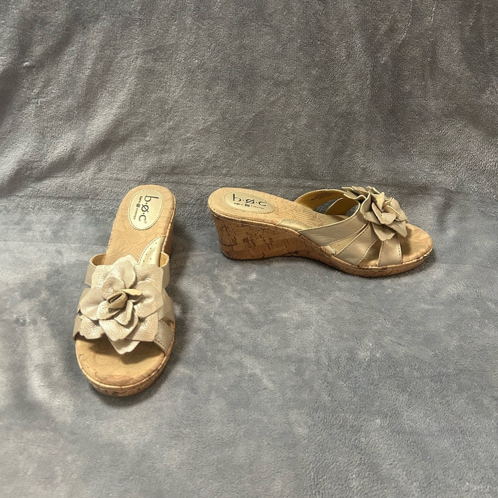 Women’s B.O.C. Light brown rose flower slip on wedge heels sandals size 9
